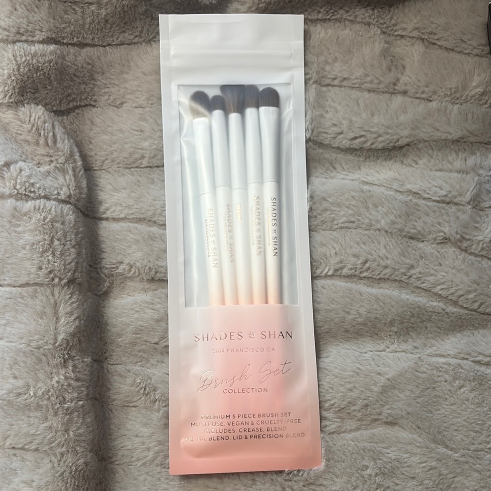 Shades and Shan Brush Set White and Pink